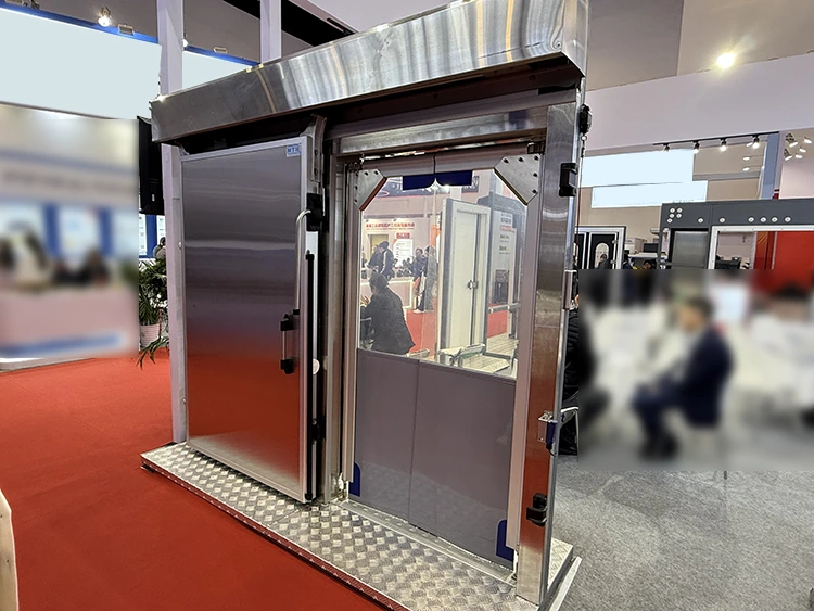 Porte coulissante pour entrepôt frigorifique