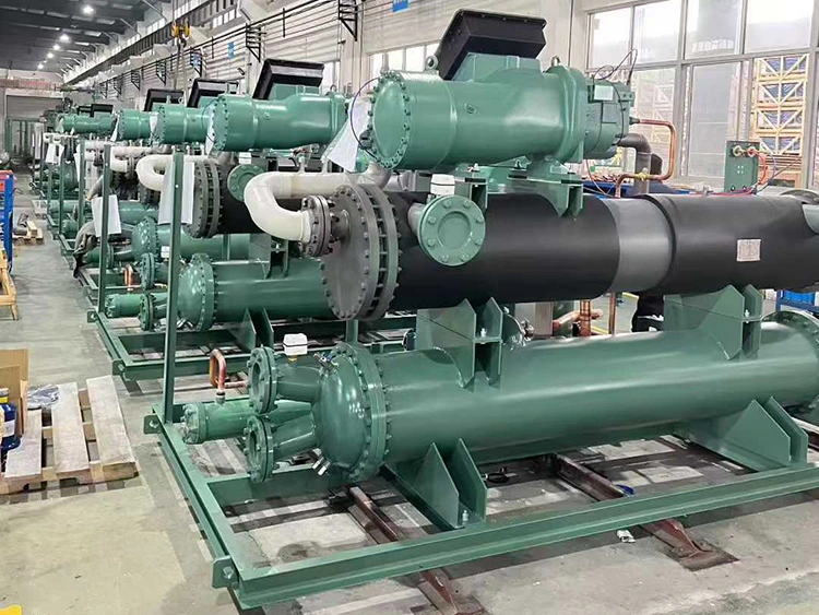 Unité de compresseur de réfrigération à vis refroidie à l'eau